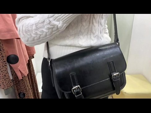 ❤️ Јавна мастурбација младе кучке ФералБерри са дилдом у соби за мерење Порно видео на sr.porn-impact.ru ❌